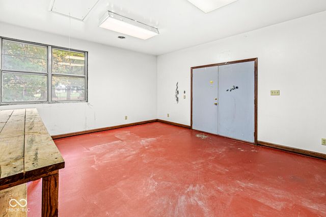 69 Highland Manor Court S, Indianapolis, IN 46228