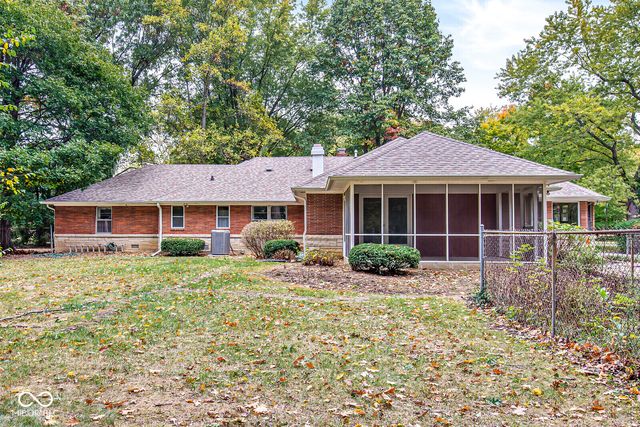 69 Highland Manor Court S, Indianapolis, IN 46228
