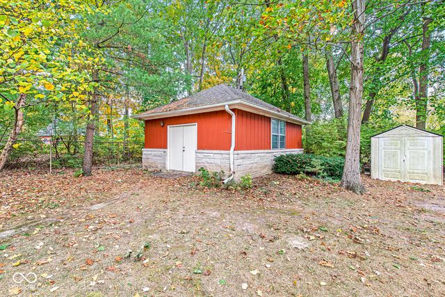 69 Highland Manor Court S, Indianapolis, IN 46228