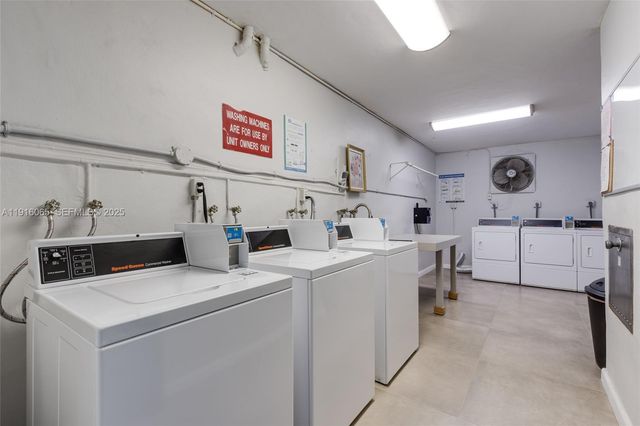 7887 Golf Cir Dr 106, Margate, FL 33063