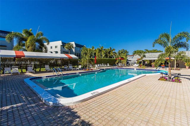 7887 Golf Cir Dr 106, Margate, FL 33063