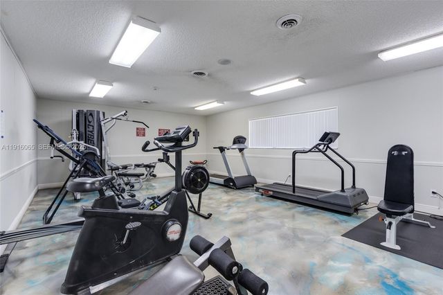 7887 Golf Cir Dr 106, Margate, FL 33063