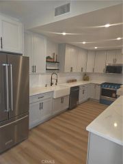 15150 Dickens Ave 203, Sherman Oaks, CA 91403