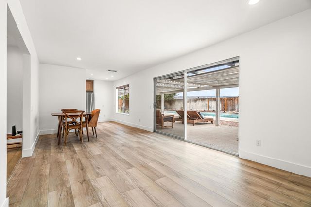 912 N Cam Condor, Palm Springs, CA 92262