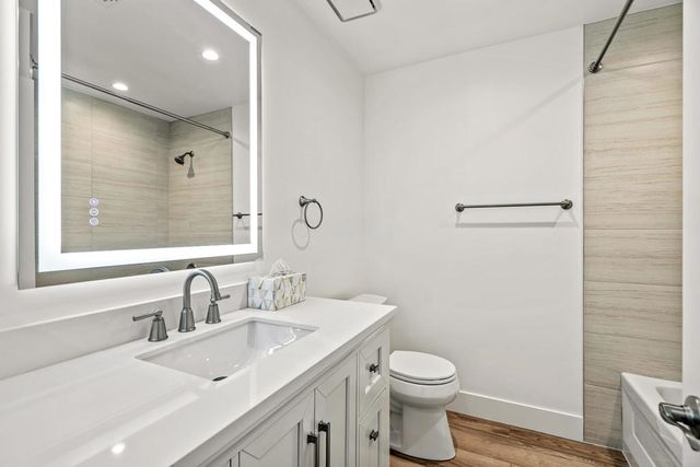 912 N Cam Condor, Palm Springs, CA 92262