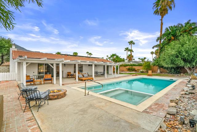 912 N Cam Condor, Palm Springs, CA 92262