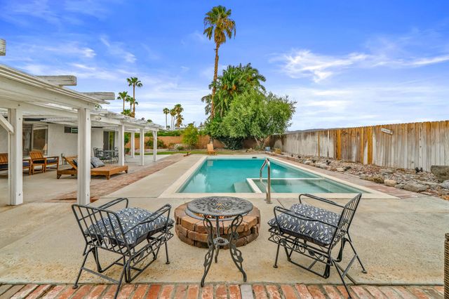 912 N Cam Condor, Palm Springs, CA 92262