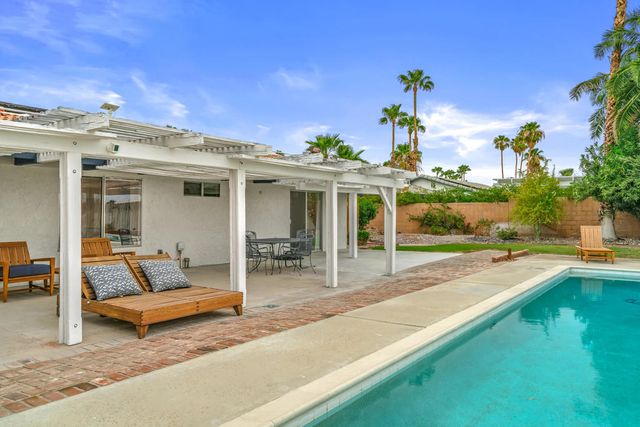 912 N Cam Condor, Palm Springs, CA 92262