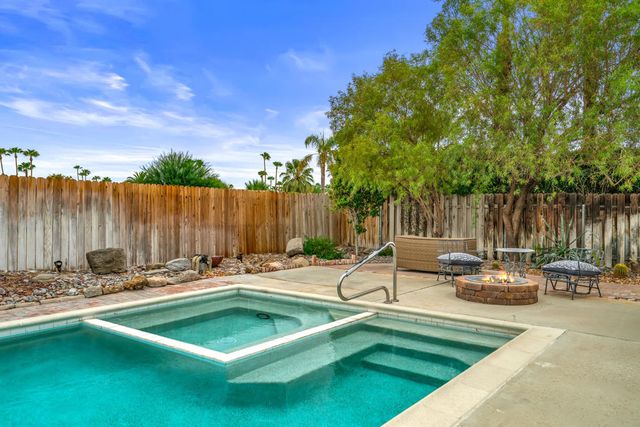 912 N Cam Condor, Palm Springs, CA 92262