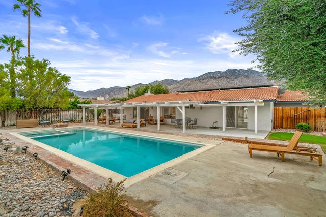 912 N Cam Condor, Palm Springs, CA 92262