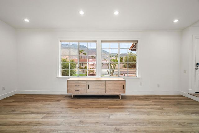 912 N Cam Condor, Palm Springs, CA 92262