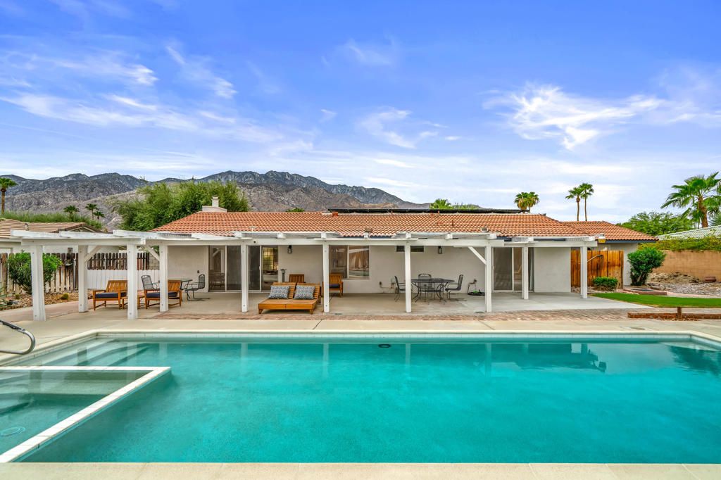 912 N Cam Condor, Palm Springs, CA 92262