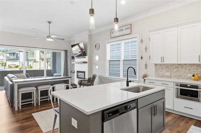 611 Stickley Oak Way, Woodstock, GA 30189