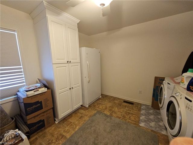 652 Country Lane, Pelham, NC 27311