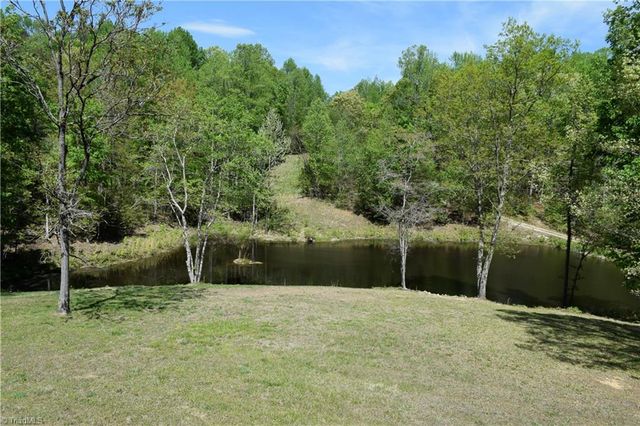 652 Country Lane, Pelham, NC 27311