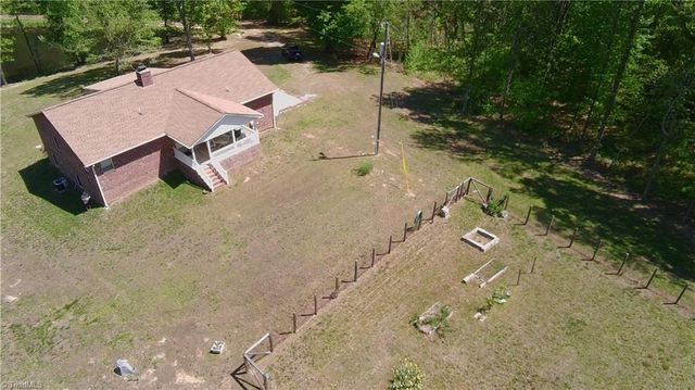 652 Country Lane, Pelham, NC 27311
