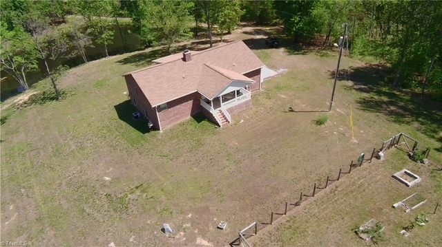 652 Country Lane, Pelham, NC 27311
