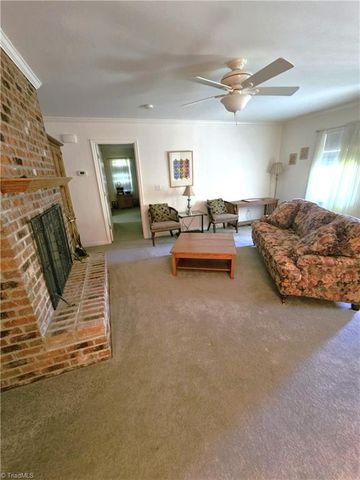 652 Country Lane, Pelham, NC 27311