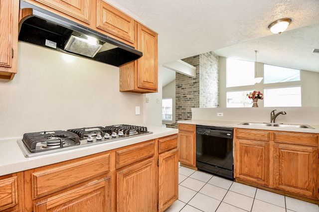 2018 Creek Valley Lane, Sugar Land, TX 77478