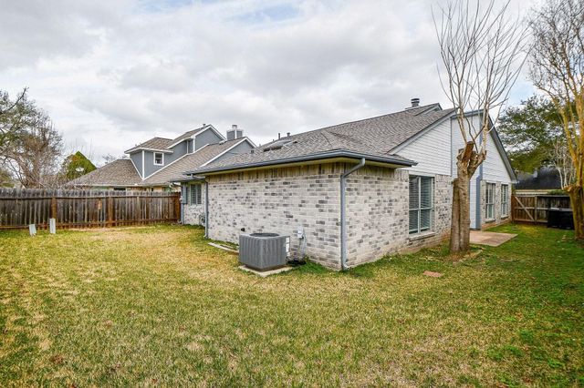 2018 Creek Valley Lane, Sugar Land, TX 77478