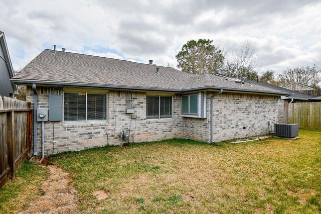 2018 Creek Valley Lane, Sugar Land, TX 77478