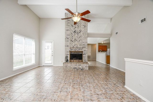 2018 Creek Valley Lane, Sugar Land, TX 77478