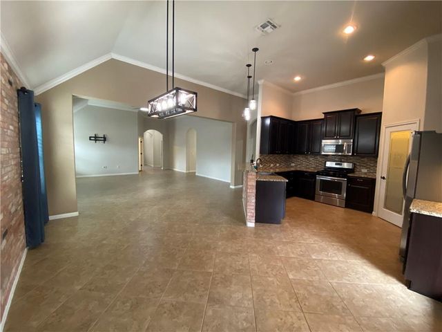 2009 Alyssas DR, Manchaca, TX 78652