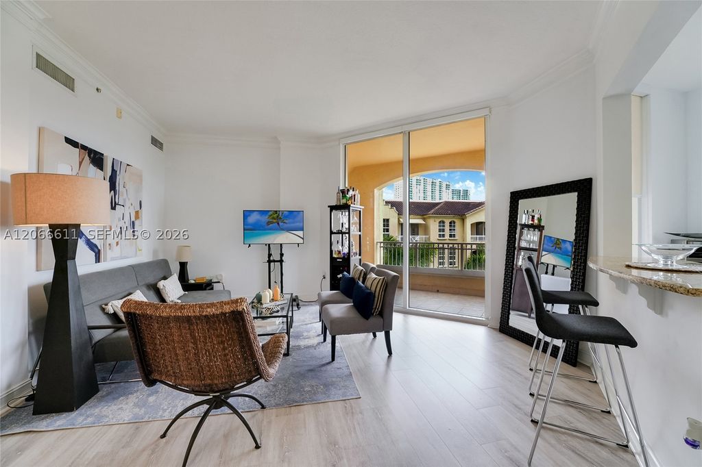 3001 NE 185th St 612, Aventura, FL 33180