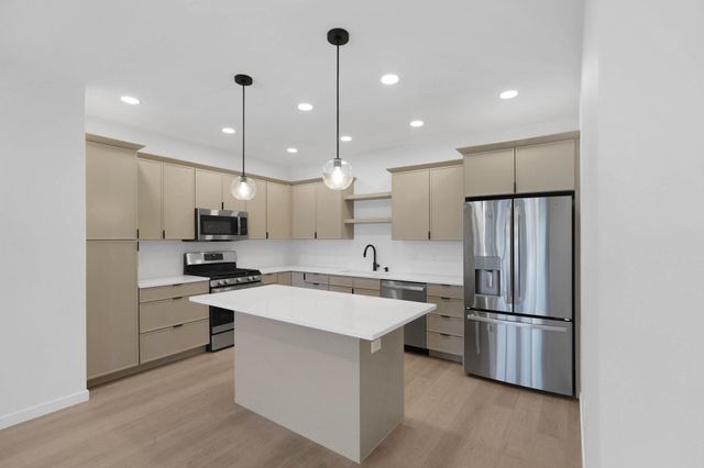 4015 Cedar Heights Drive 11, Cedar Falls, IA 50613