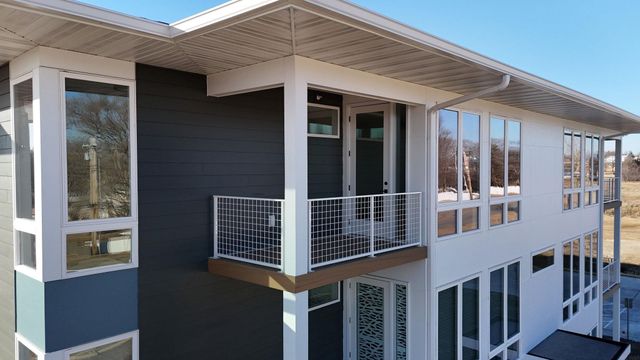 4015 Cedar Heights Drive 11, Cedar Falls, IA 50613