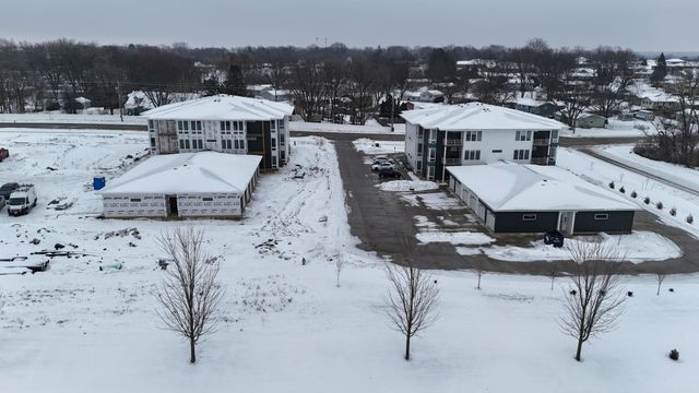 4015 Cedar Heights Drive 11, Cedar Falls, IA 50613