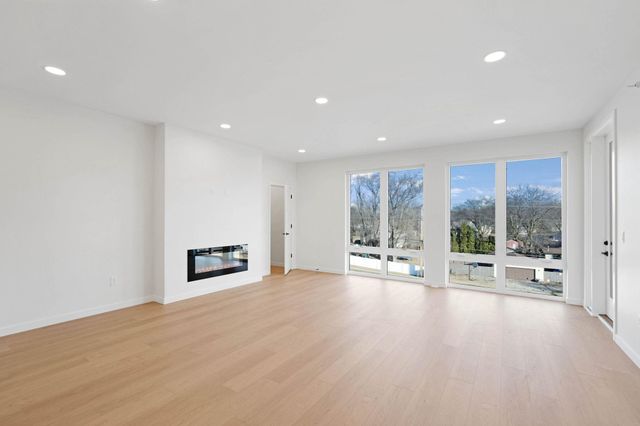 4015 Cedar Heights Drive 11, Cedar Falls, IA 50613