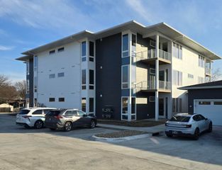 4015 Cedar Heights Drive 11, Cedar Falls, IA 50613