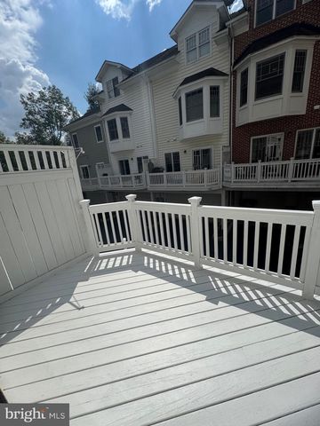 1322 N DANVILLE ST, Arlington, VA 22201