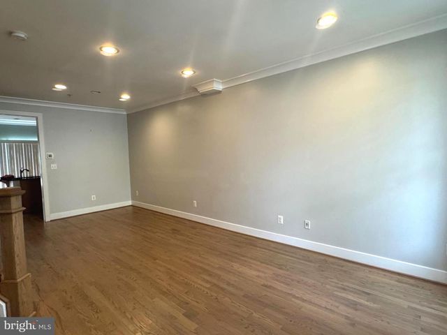1322 N DANVILLE ST, Arlington, VA 22201