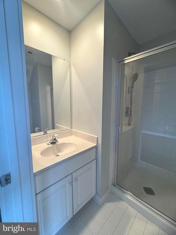 1322 N DANVILLE ST, Arlington, VA 22201