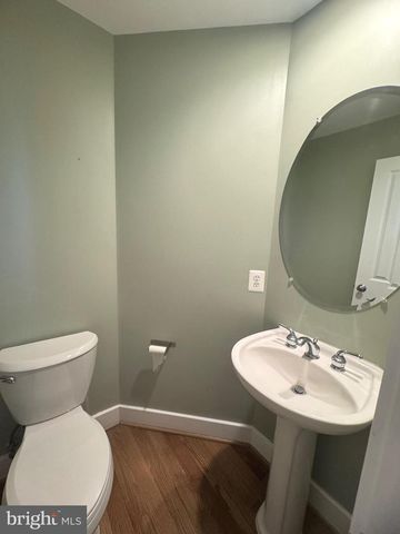1322 N DANVILLE ST, Arlington, VA 22201