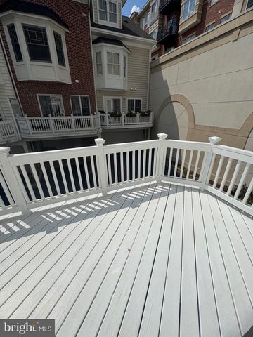 1322 N DANVILLE ST, Arlington, VA 22201