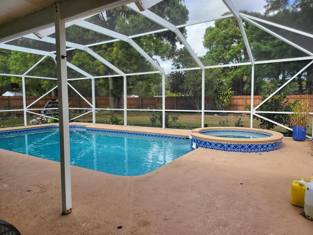 520 Tumblin Kling Road, Fort Pierce, FL 34982