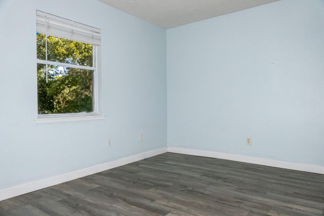 520 Tumblin Kling Road, Fort Pierce, FL 34982