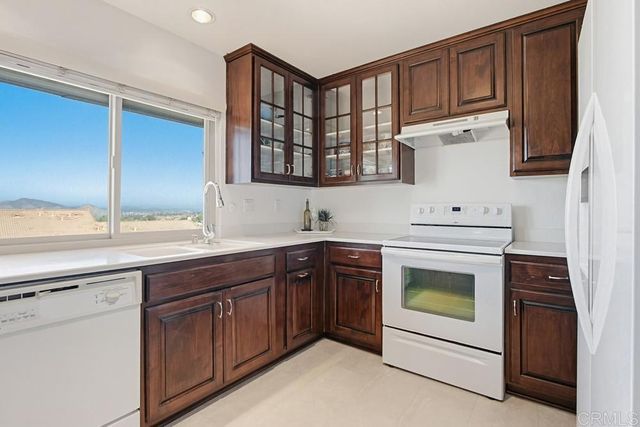 17347 Plaza Maria, San Diego, CA 92128