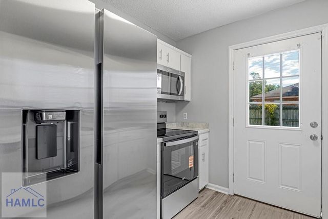 1240 Pineridge Way, Hinesville, GA 31313