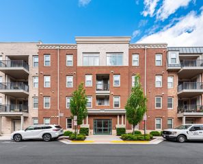 23630 HAVELOCK WALK TER #200, Ashburn, VA 20148
