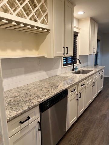 909 Sunnyvale Drive, Arlington, TX 76010