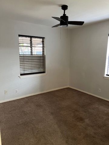 909 Sunnyvale Drive, Arlington, TX 76010