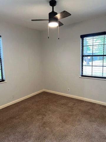 909 Sunnyvale Drive, Arlington, TX 76010