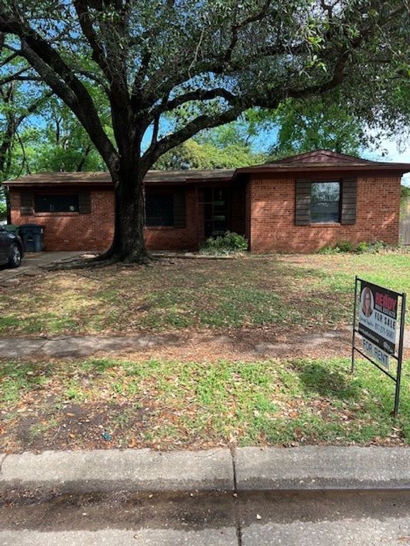 909 Sunnyvale Drive, Arlington, TX 76010