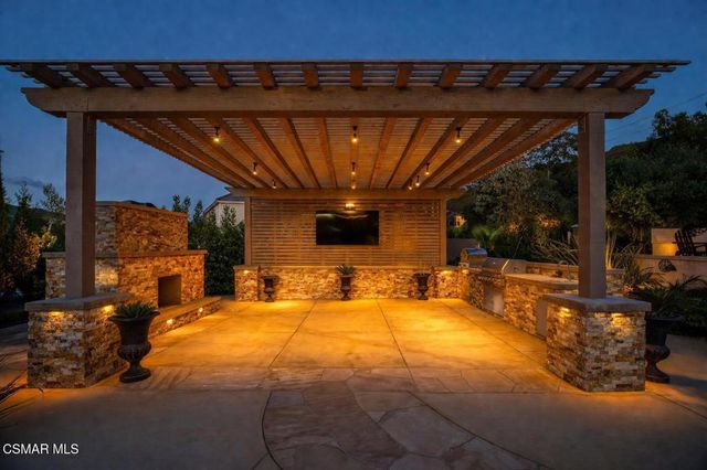 1995 Rudolph Drive, Newbury Park, CA 91320