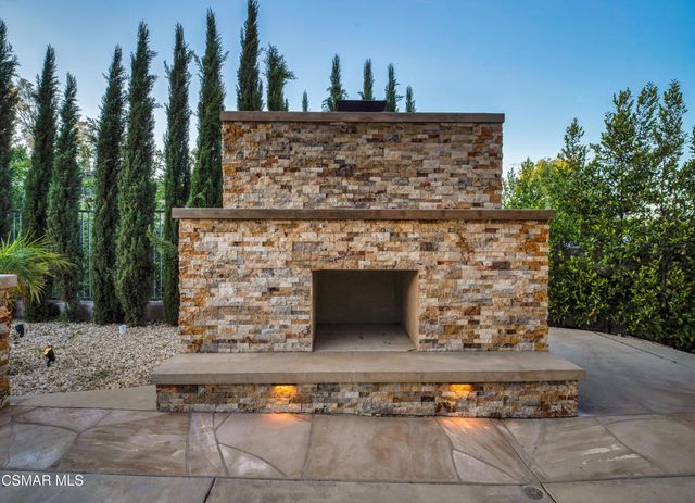 1995 Rudolph Drive, Newbury Park, CA 91320