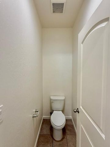 1762 Bolton Avenue, Tulare, CA 93274